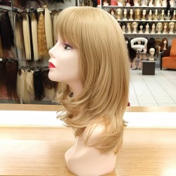 Katlı Kesim Orta Boy Fiber Sentetik Peruk Küllü Sarı