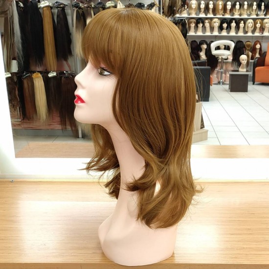 Katlı Kesim Orta Boy Fiber Sentetik Peruk Karamel